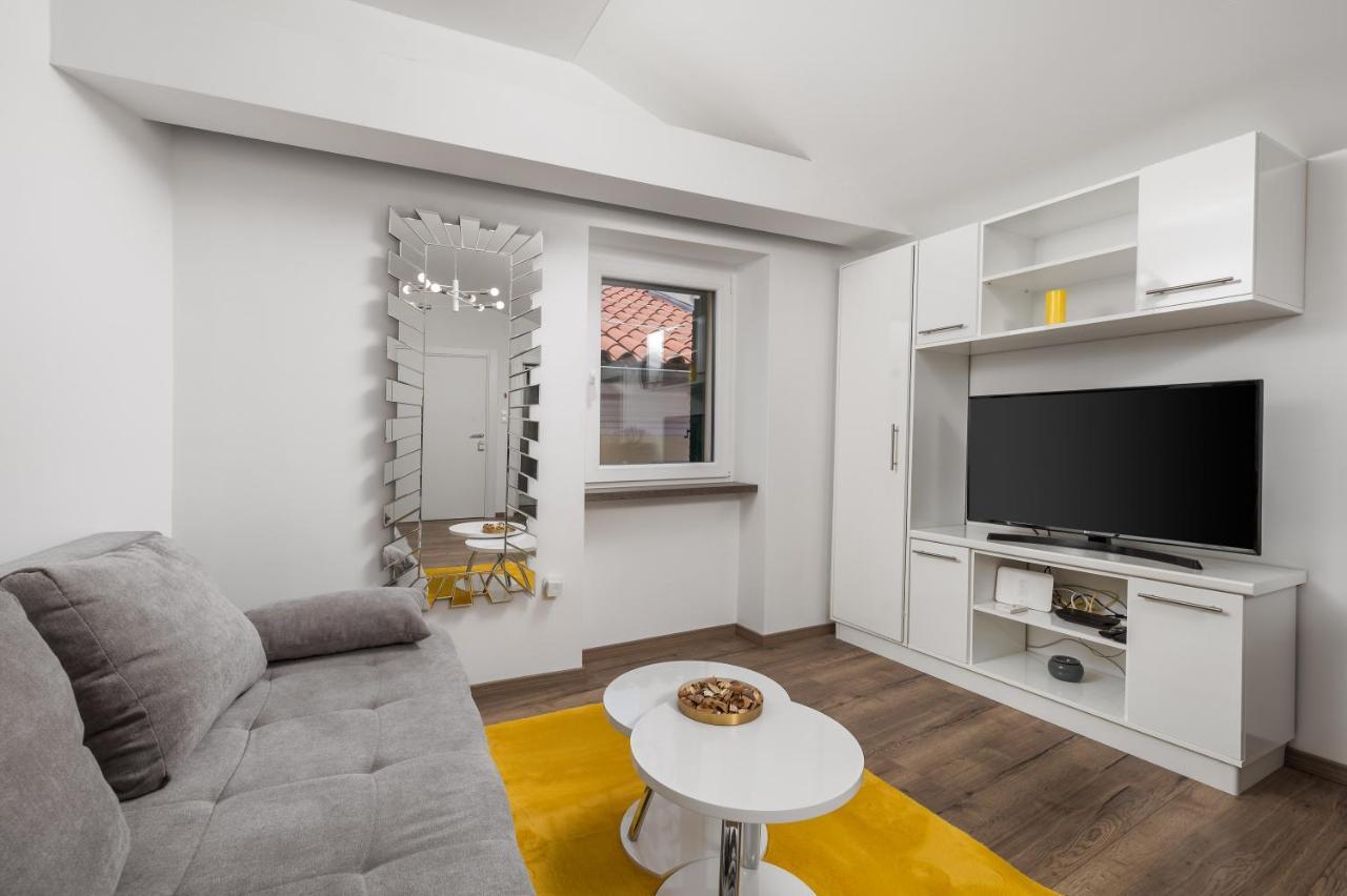 Central Apartments Dalmatina Rijeka Exterior photo
